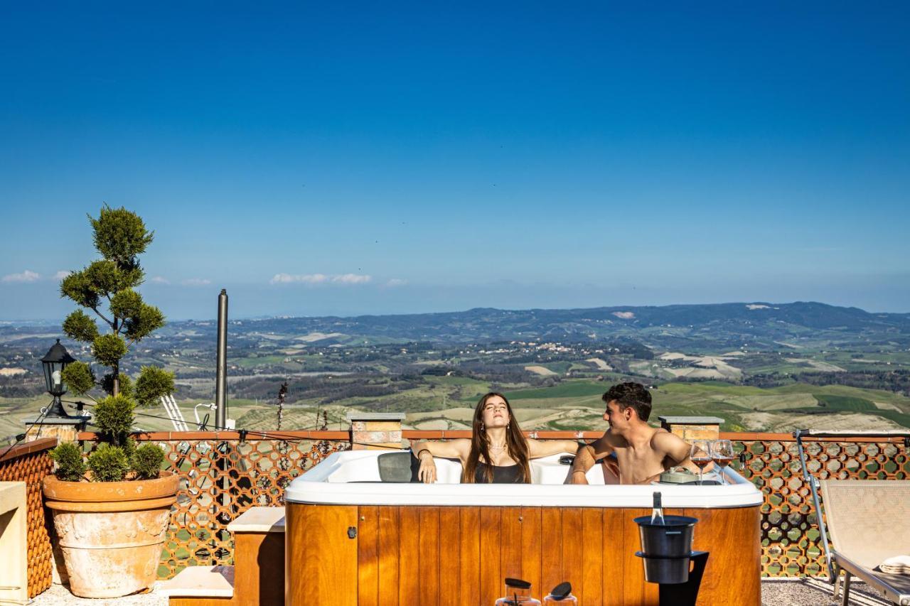 Agri Apartment La Terrazza La Ripadoro Chianni Luaran gambar