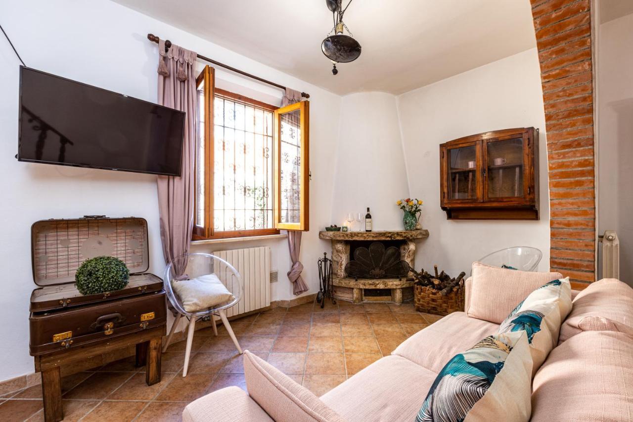 Agri Apartment La Terrazza La Ripadoro Chianni Luaran gambar